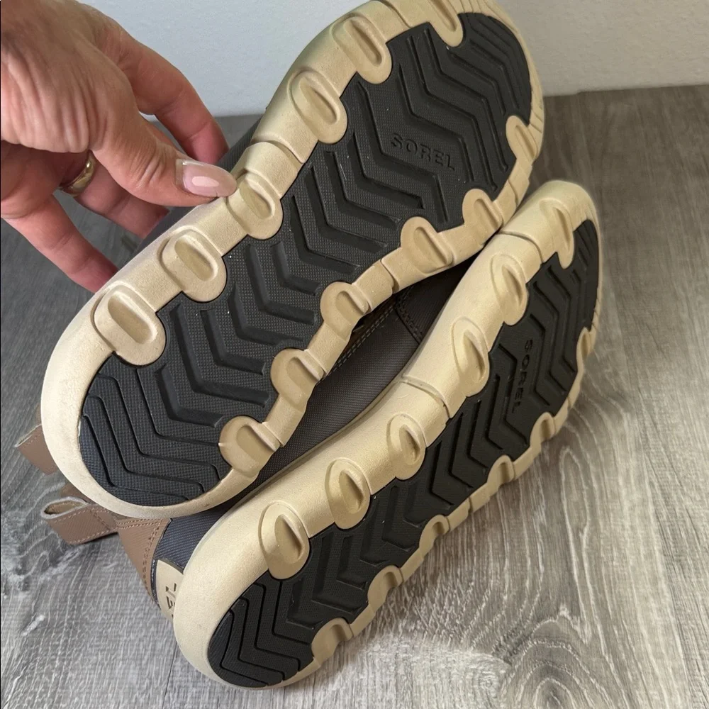 Sorel Brown Lace Up Boots - Picture 9 of 10